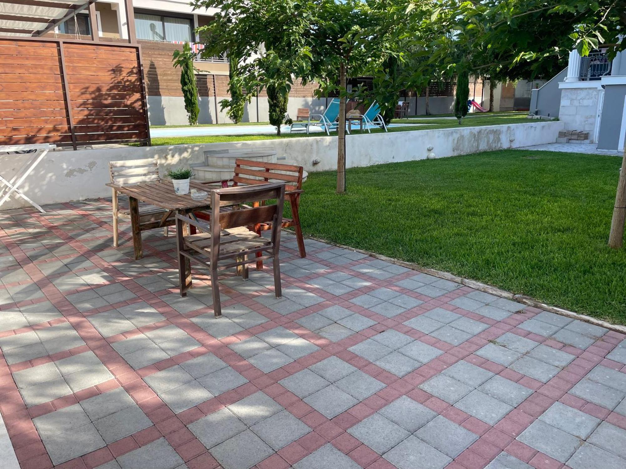 Pool Guesthouse Corinth Exterior photo
